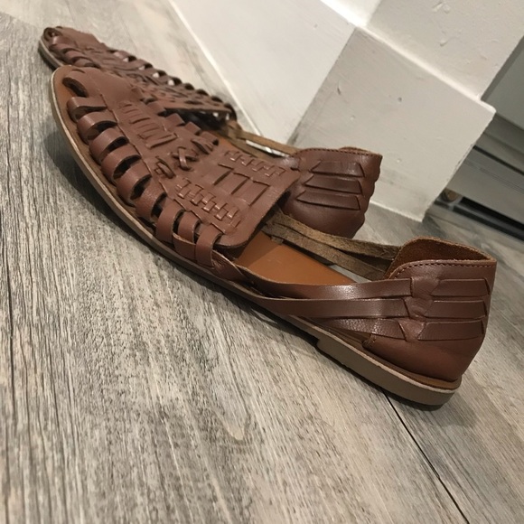 Outfitters | | Summer Chanclas |